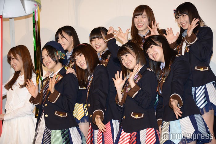 (後段左から)田中美久、矢吹奈子、坂口理子、上野遥(前段左から)指原莉乃、兒玉遥、宮脇咲良、朝長美桜、田島芽瑠(C)モデルプレス