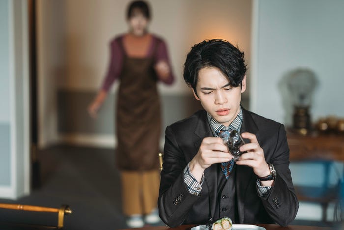 若月佑美、鈴木康介「セレブ男子は手に負えません」第3話より(C)ABC・DLE