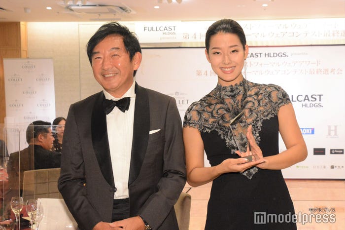 石田純一、すみれ(C)モデルプレス