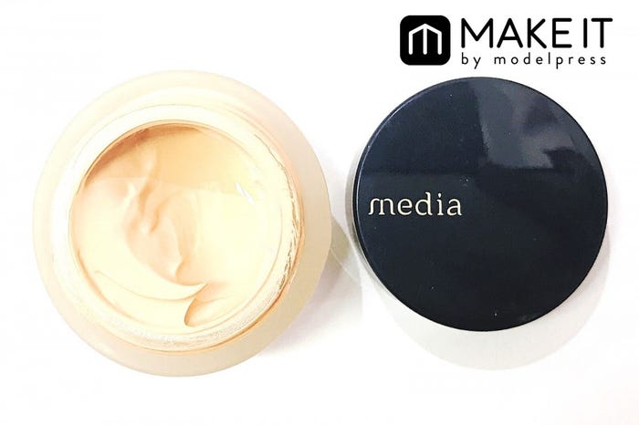 メディア/クリームファンデーション/PF25・PA++/OC-C1/1,100円(税抜) (C)メイクイット
