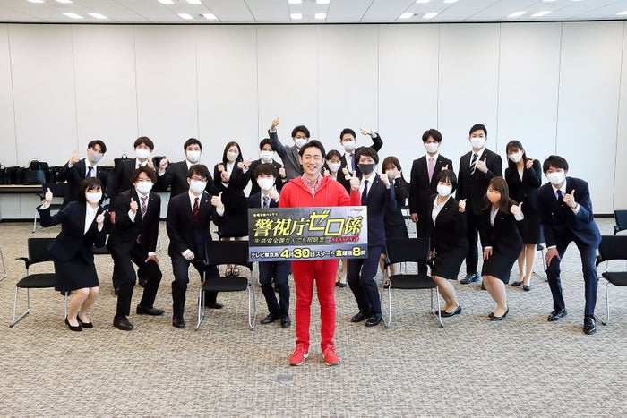 小泉孝太郎 まさかの衣装で人生初の入社式にサプライズ登場 テレ東新入社員にエール モデルプレス 小泉孝太郎 まさかの衣装で人生初の入社式にサプライズ登場 テレ東新入社員にエール モデルプレス