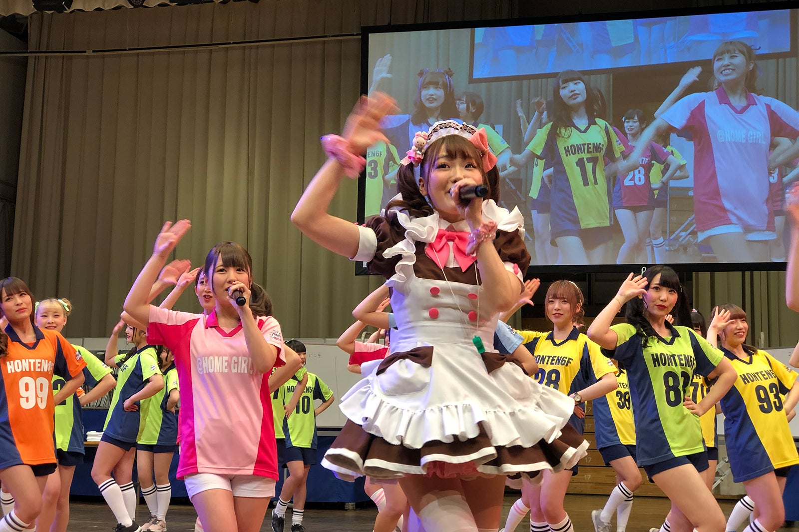 『永遠メイド主義』をパフォーマンス （提供写真）