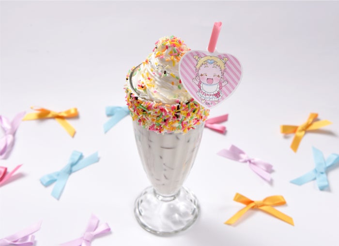 はぎゅ★はぐたんも飲みたくなっちゃう!ミルクフロート1,090円(税抜)※★はハート(C)ABC-A・東映アニメーション