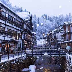 雪見風呂が楽しめる温泉地ランキング! 2位「銀山温泉」と「草津温泉」、1位は?【専門家の解説も】