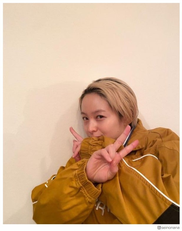 清野菜名、第1子出産後初インスタ更新 金髪に大胆イメチェン