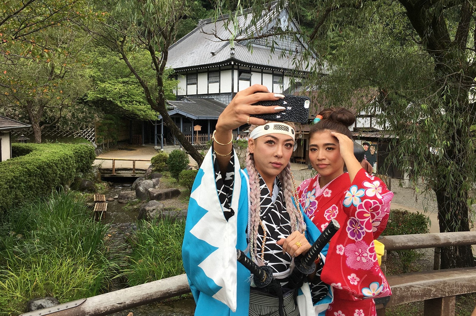 今井華＆GENKING、秋の日光で世界遺産巡り＆日本最古のリゾートホテルにお泊り