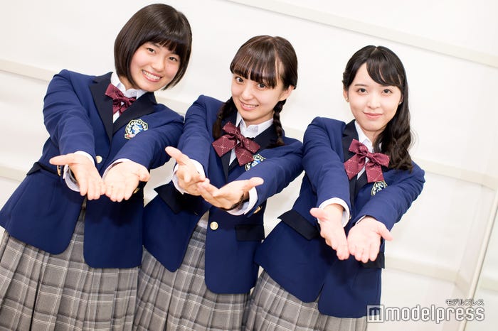 女鹿椰子、日比野芽奈、村西里世 (C)モデルプレス