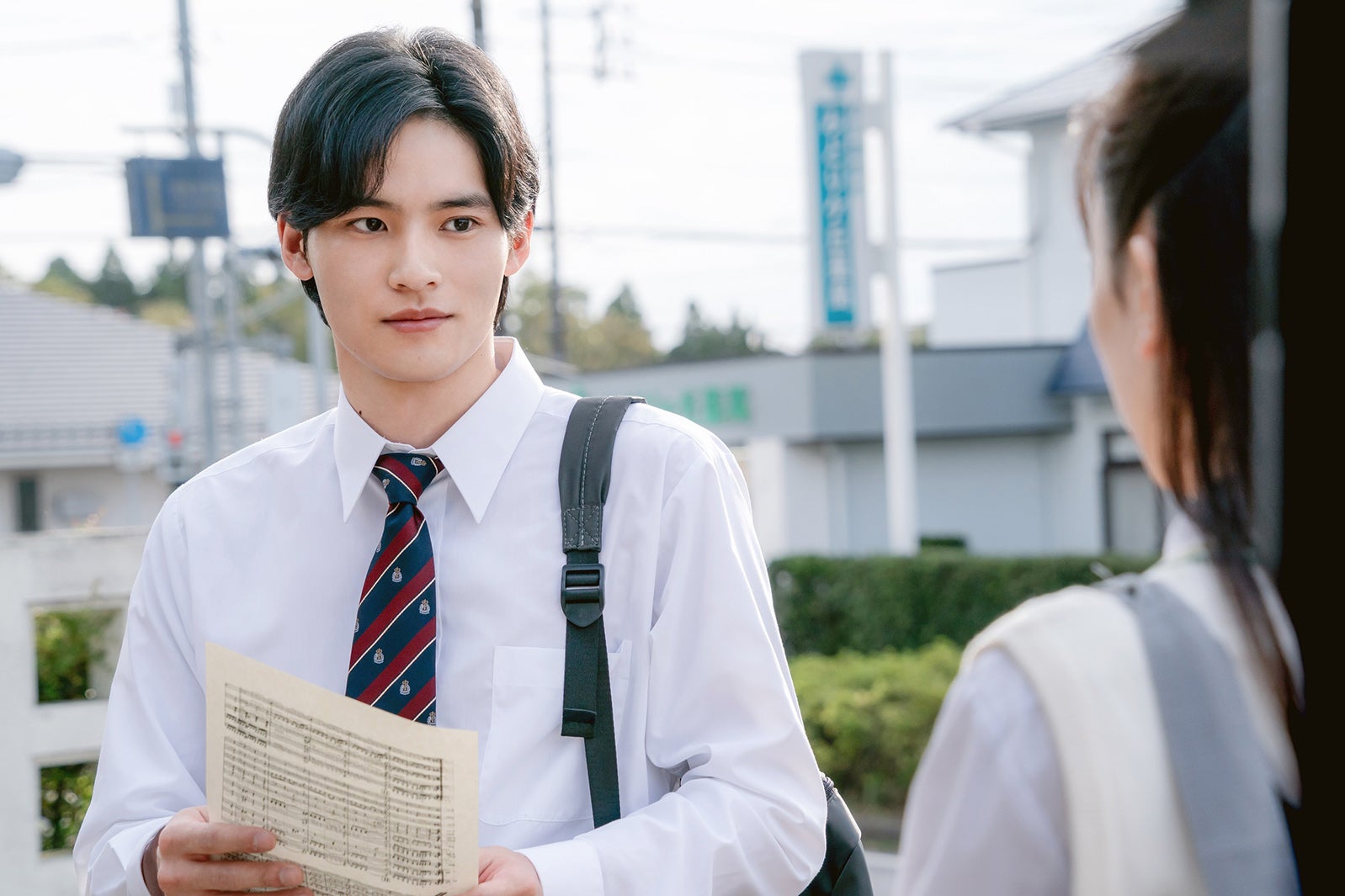 岡田健史、永野芽郁（C）2021 映画「そして、バトンは渡された」製作委員会