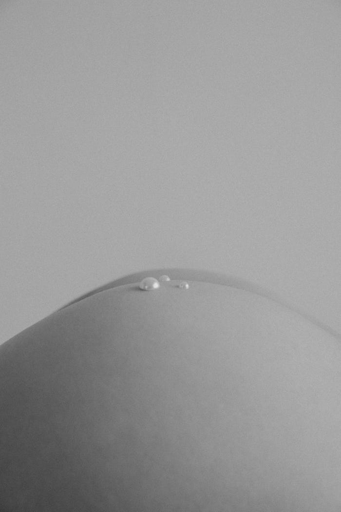 矢野未希子 写真集「as is」表紙(提供写真)