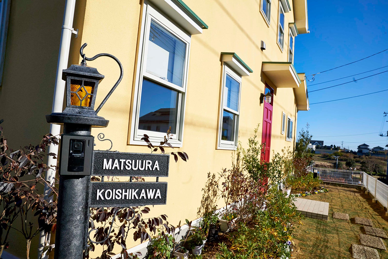 シェアハウス外観（C）吉住渉／集英社 （C）2018 映画「ママレード・ボーイ」製作委員会