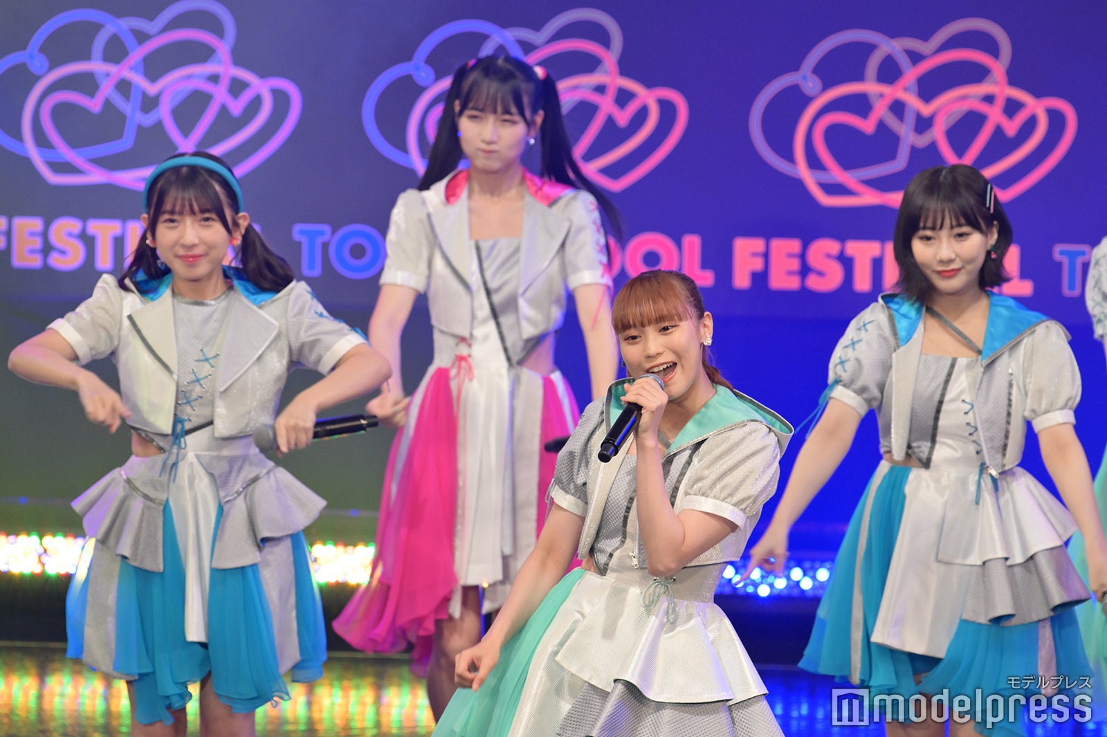 HKT48、ノンストップ9曲ライブ 研究生・最上奈那華のセンター