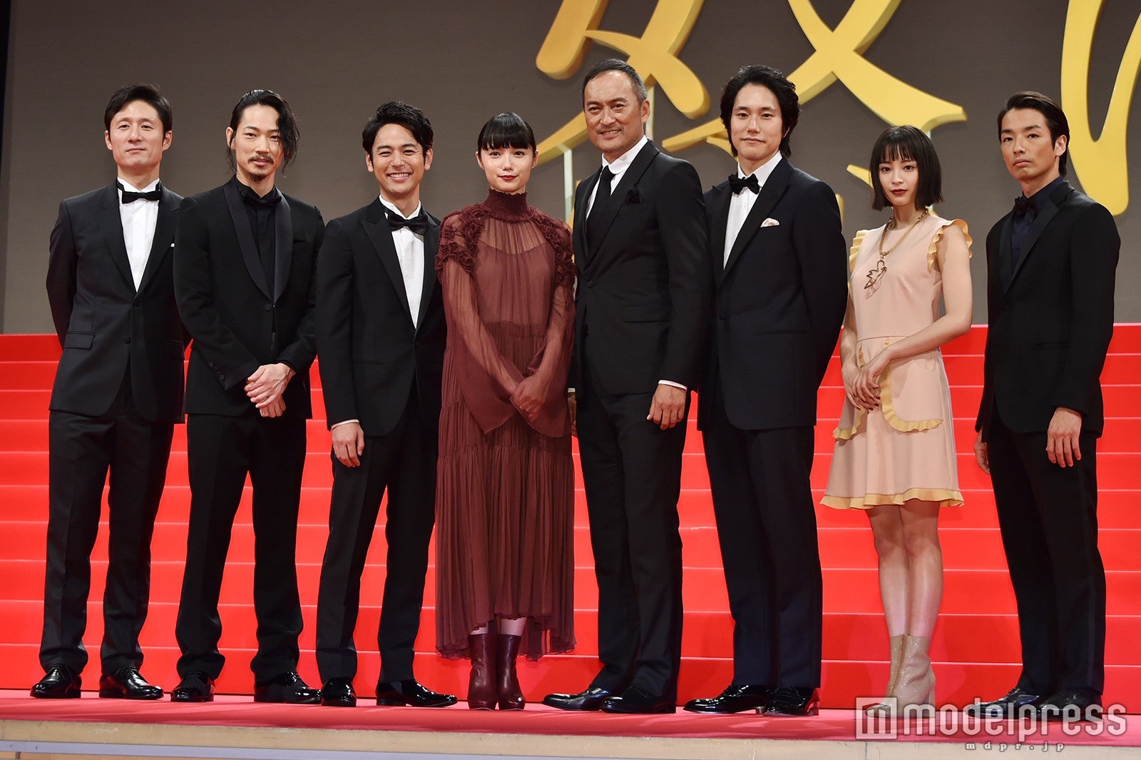 （左から）李相日監督、綾野剛、妻夫木聡、宮崎あおい、渡辺謙、松山ケンイチ、広瀬すず、森山未來 （C）モデルプレス