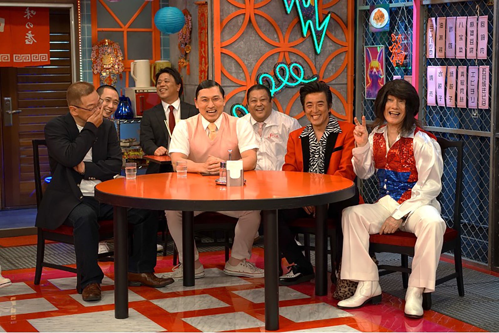 春日俊彰ら（C）フジテレビ