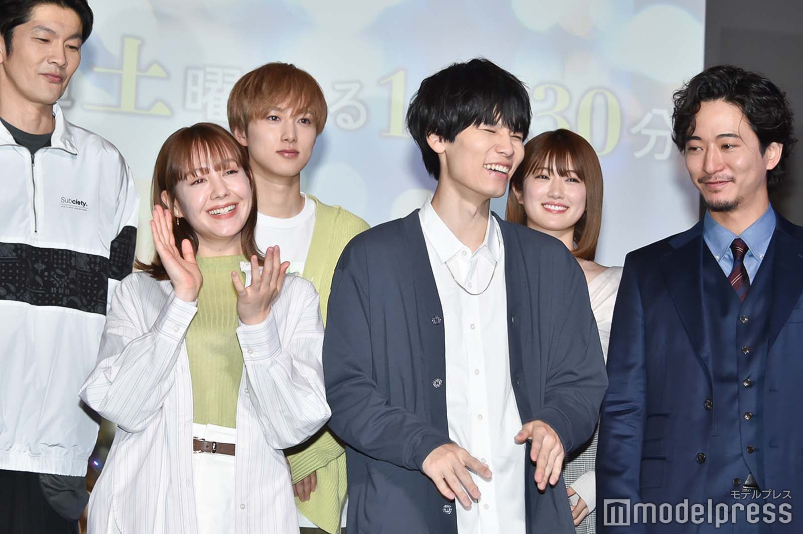 （後列左から）丸山智己、尾崎匠海、樋口日奈、（前列左から）トリンドル玲奈、萩原利久、浅香航大（C）モデルプレス