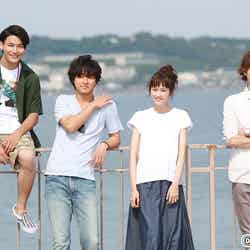 「好きな人がいること」に出演する（左から）野村周平、山崎賢人、桐谷美玲、三浦翔平