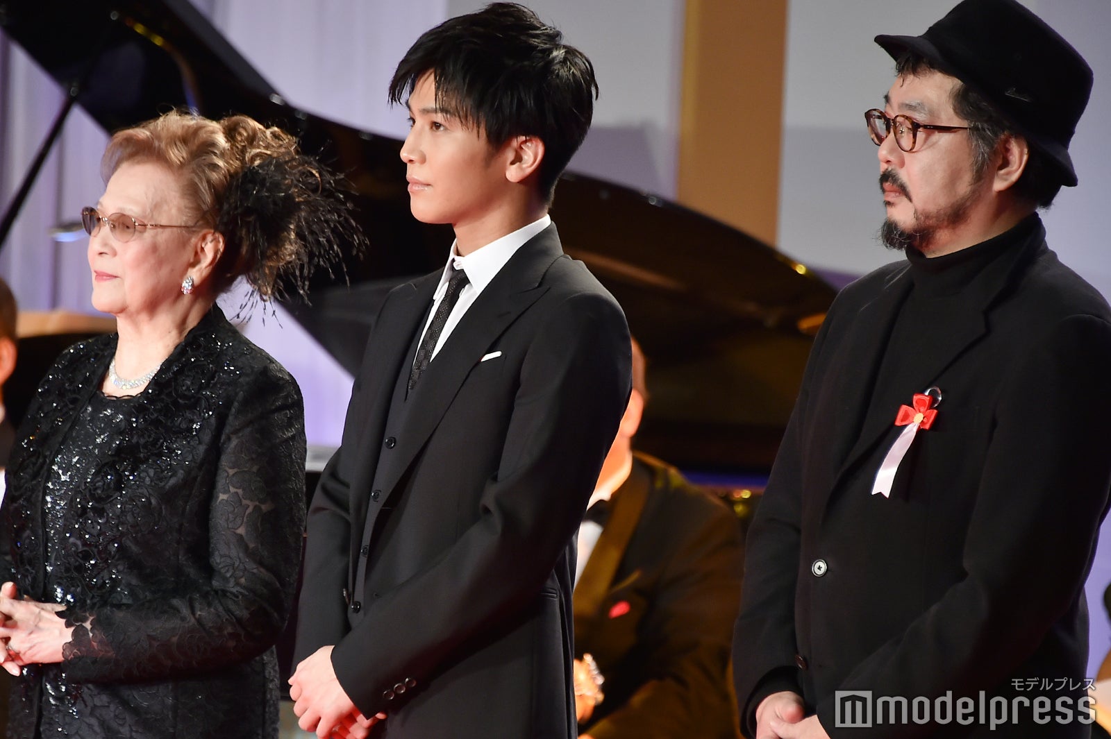 石原まき子氏、岩田剛典、塩田明彦監督（C）モデルプレス