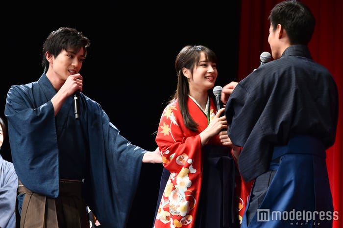 新田真剣佑「千早!」 (C)モデルプレス