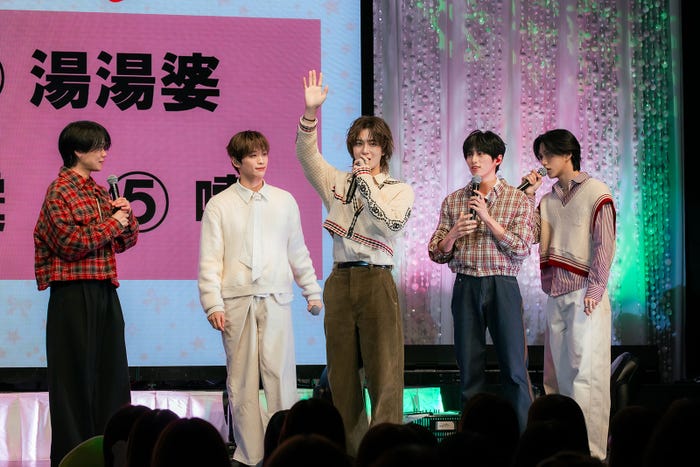 藤牧京介、後藤威尊、佐野雄大、許豊凡、池崎理人(C)LAPONE ENTERTAINMENT