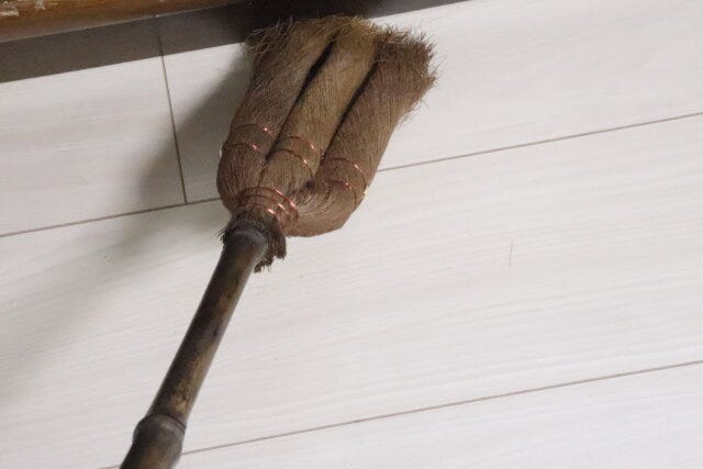 ダイソー　棕櫚ほうき　掃き掃除