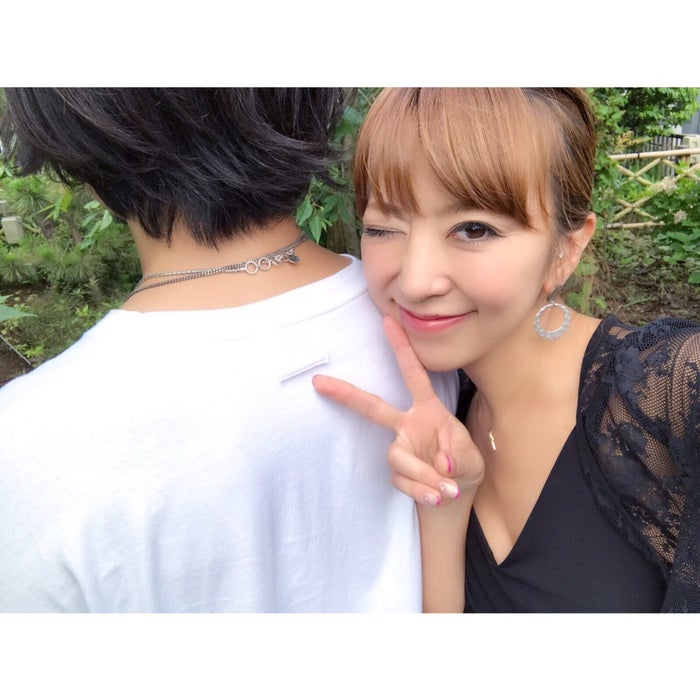 モデル星野加奈 結婚 8年交際のお相手と密着2ショットで報告 モデルプレス モデル星野加奈 結婚 8年交際のお相手と密着2ショットで報告 モデルプレス