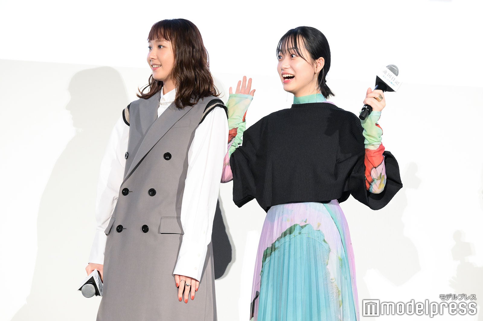 新垣結衣、早瀬憩（C）モデルプレス