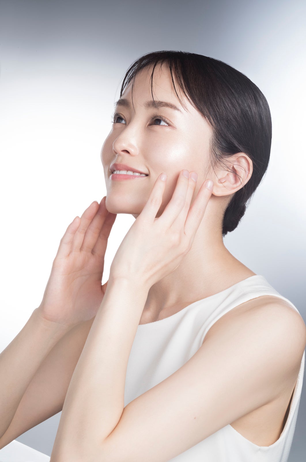 山本彩、すっぴん披露「毛穴が目立たない滑らかな肌」と周囲から絶賛される