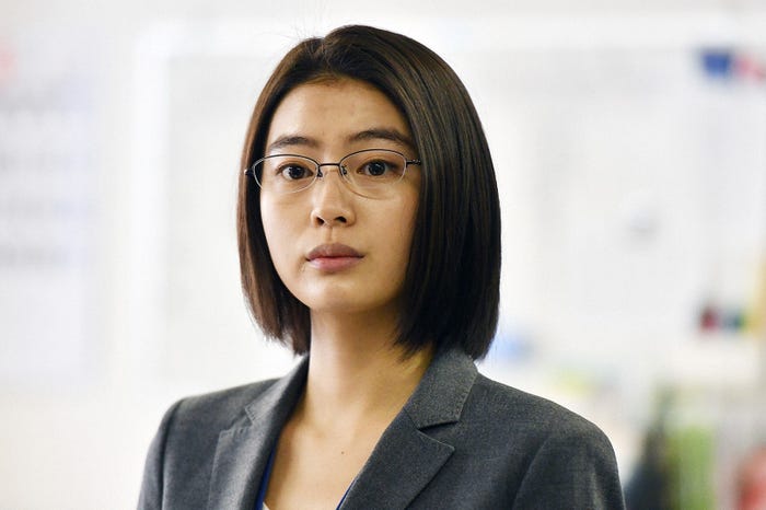 高橋春織/「インハンド」第1話より(C)TBS