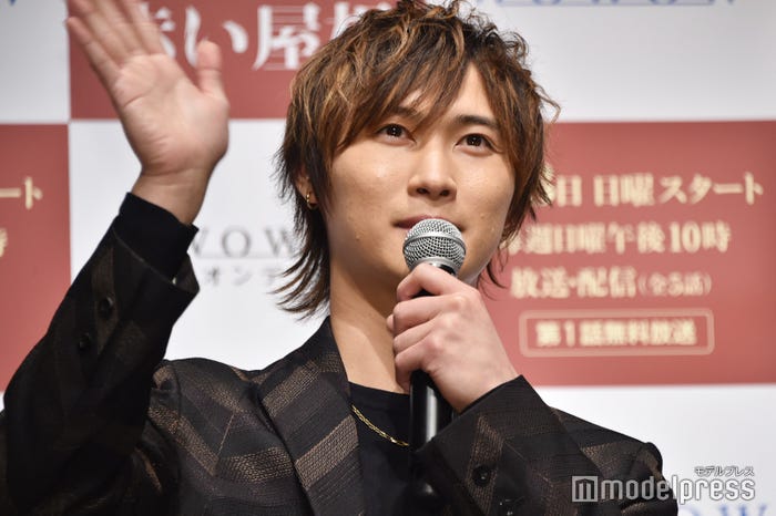 マネージャーにいつも無茶ぶりされる橋本良亮(C)モデルプレス