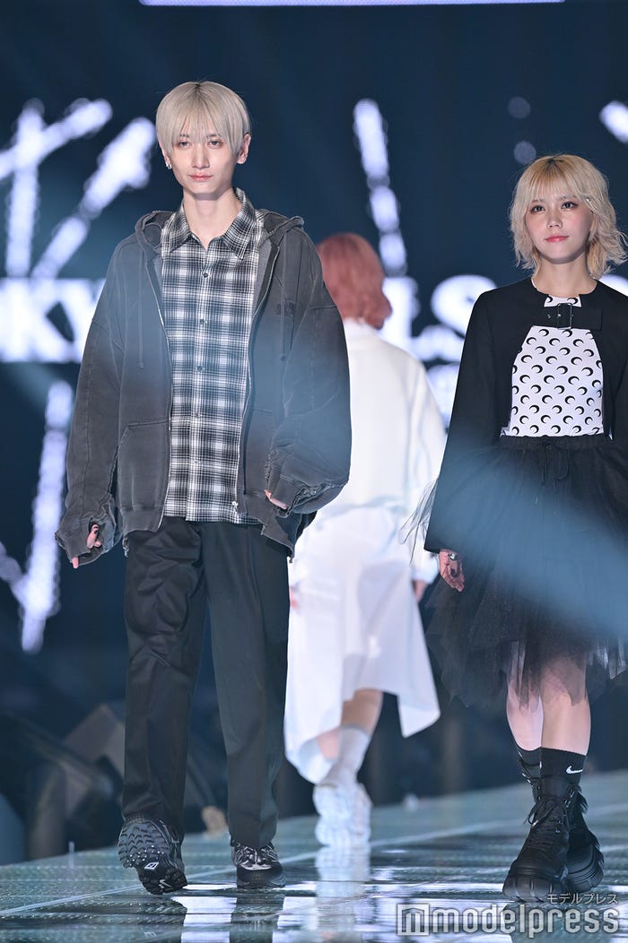 吉井添、川後陽菜(C)モデルプレス