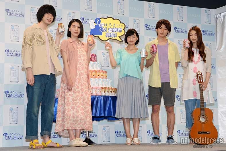 （左から）渡辺大知、成海璃子、二階堂ふみ、野村周平、片平里菜