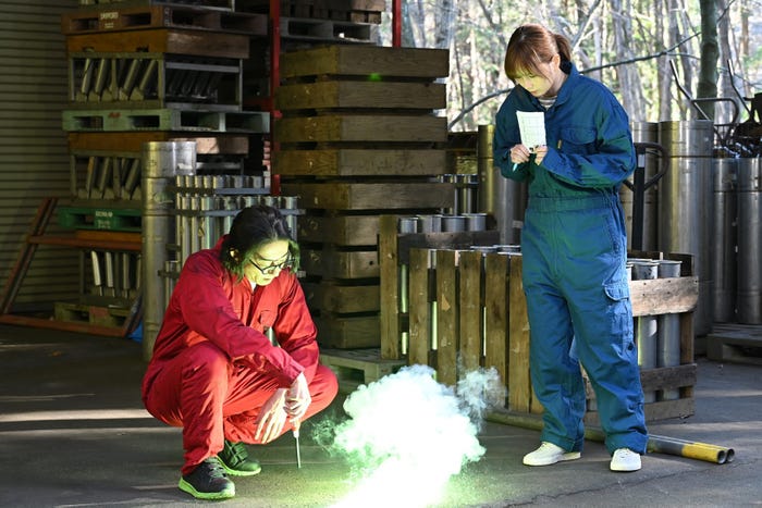 高橋一生、本田翼 (C)テレビ朝日