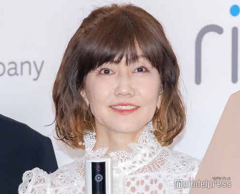 松本伊代、ピンク・レディー未唯mieと美脚披露 直々伝授受けた“UFOポーズ”決める