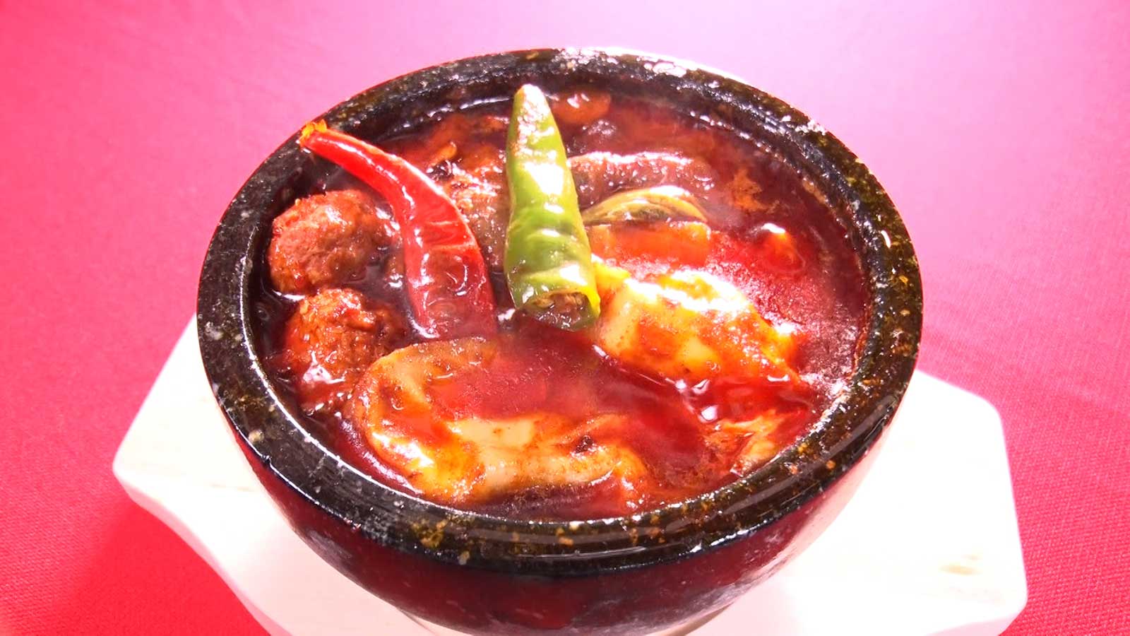 「灼熱の四川煮込み麺」 （C）日本テレビ