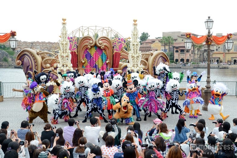 ディズニーシー、新プログラムでミッキー＆ミニーが華麗な衣装チェンジ披露＜写真特集＞