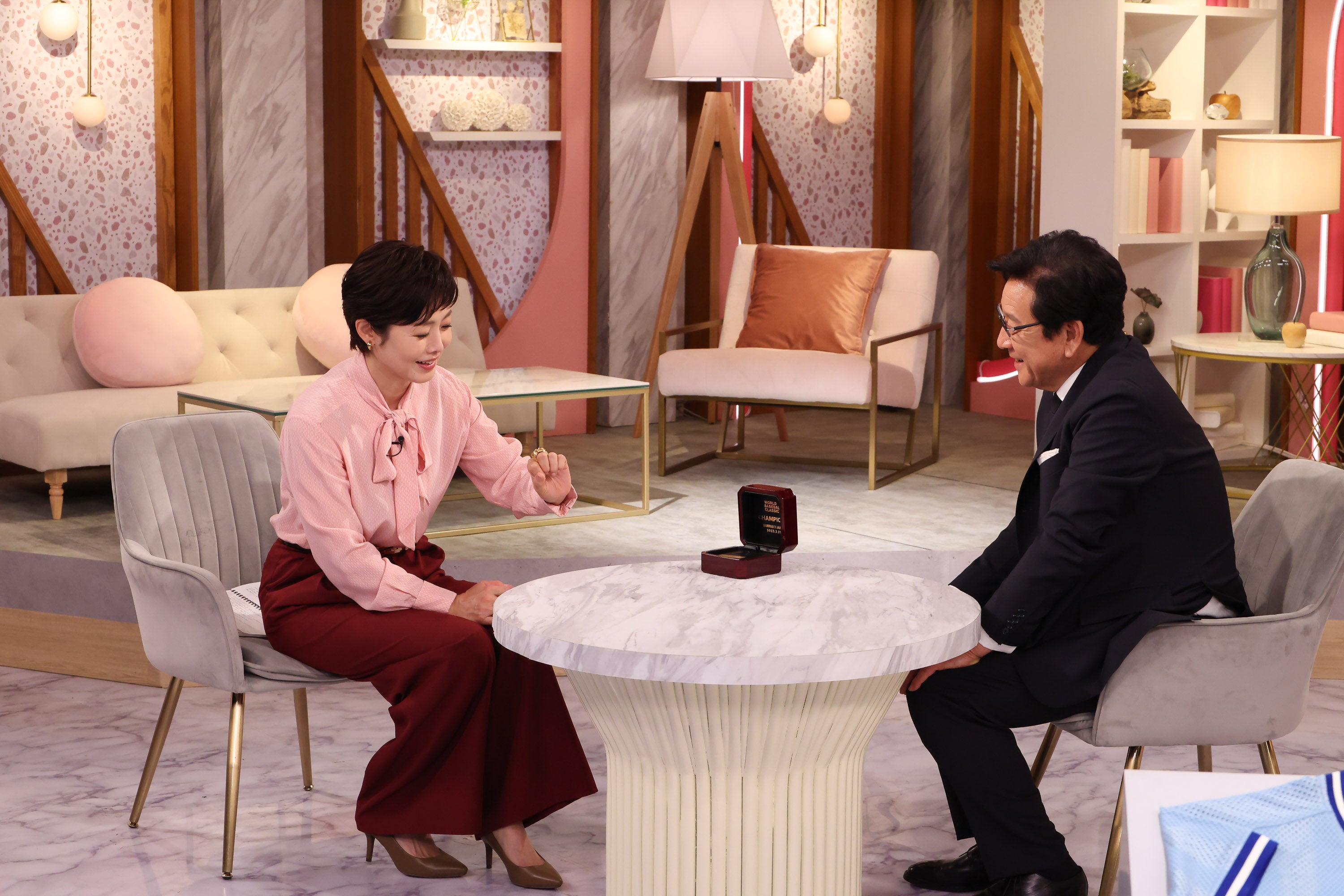 有働由美子、栗山英樹氏（C）テレビ朝日