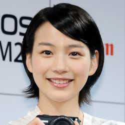モデルプレス - 能年玲奈×小動物の最強コラボ実現 初々しい表情に胸キュン