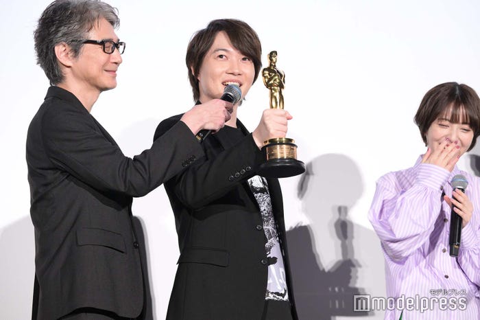 吉岡秀隆、神木隆之介、浜辺美波(C)モデルプレス