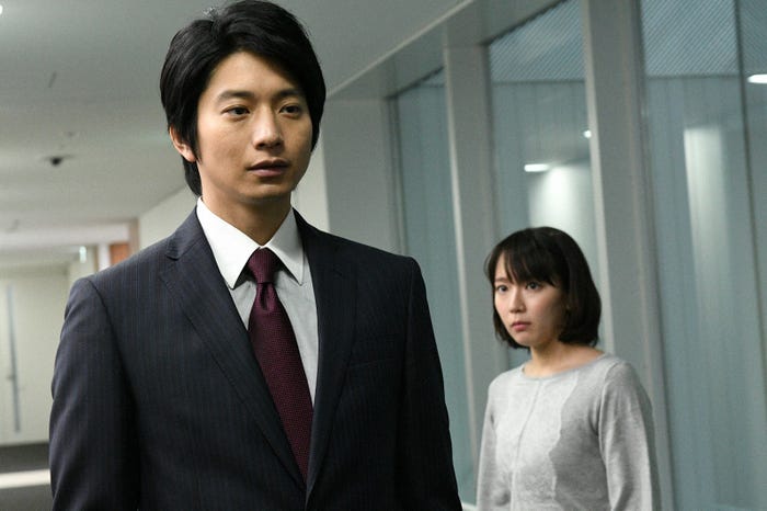 向井理、吉岡里帆/「きみが心に棲みついた」第9話より(C)TBS