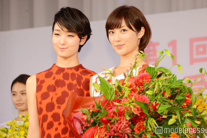 剛力彩芽、奥山かずさ/2016年「第1回ミス・美しい20代コンテスト」時 (C)モデルプレス