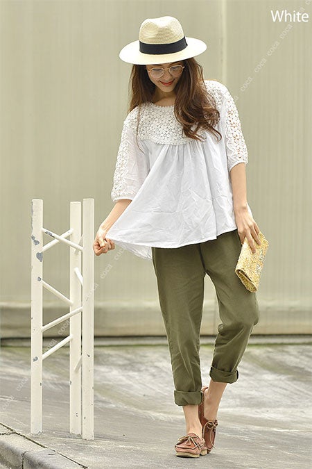 花柄レースコットンブラウス「coca」2,690円（税込）