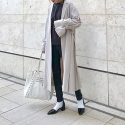 冬は「チラ見せ靴下」であか抜けを狙う! あえて見せるソックスコーデ♡