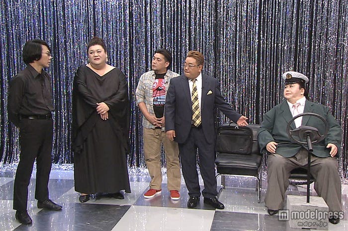 (左から)石黒浩教授、マツコ・デラックス、富澤たけし、伊達みきお、マツコロイド(C)日本テレビ