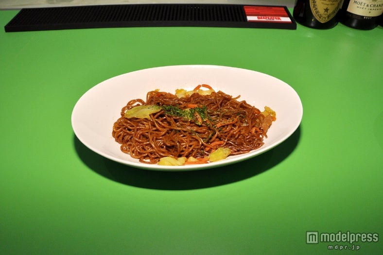 「ガングロイケ麺（焼きそば）」