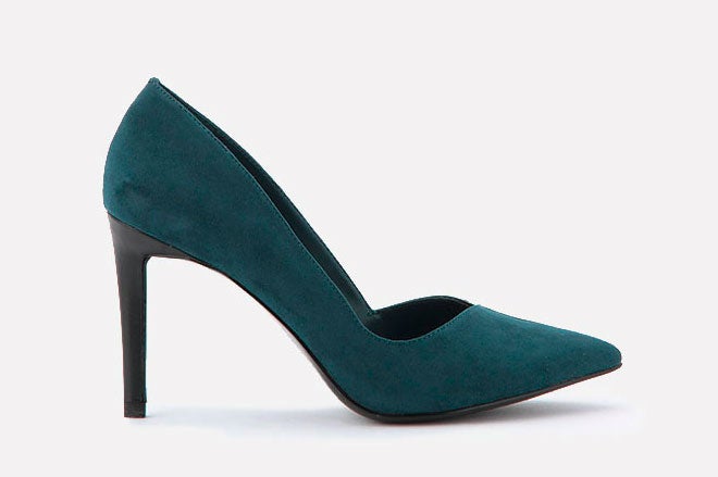 ポインテッドカバードパンプス「CHARLES & KEITH」7,452円（税込）／画像提供：CHARLES & KEITH OFFICIAL ONLINE STORE