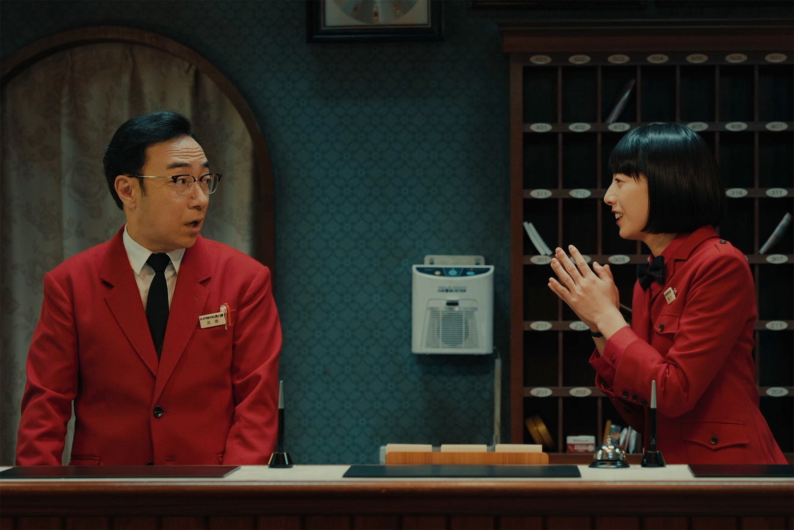 角田晃広、夏帆「ホットスポット」第6話（C）日本テレビ