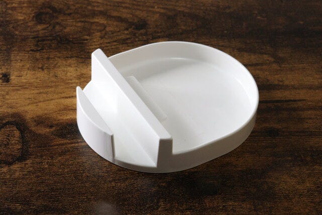 セリアのキッチンツールスマホスタンドのビジュアル