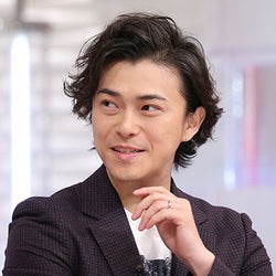 勝地涼、あっちゃんと選んだ結婚指輪を披露!『おしゃれイズム』