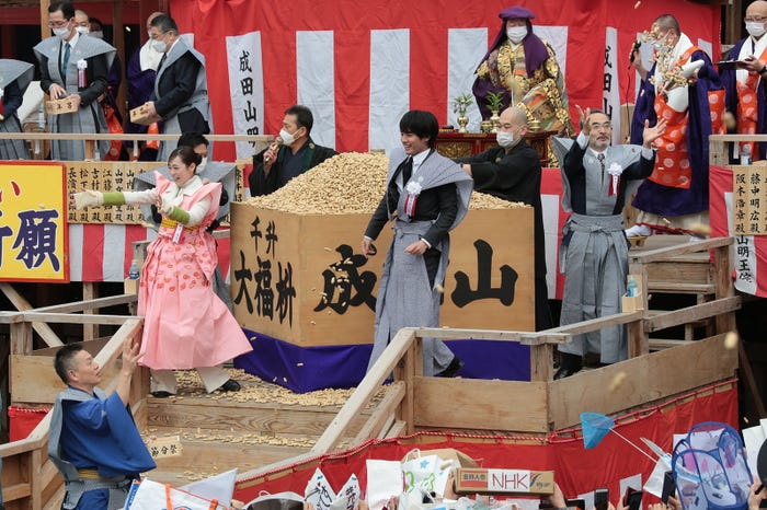 福原遥、赤楚衛二、古舘寛治(C)NHK