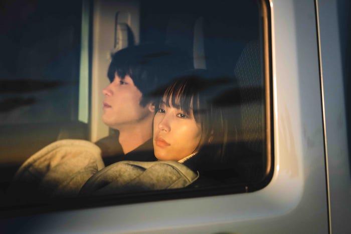 板垣瑞生、南沙良(C)2021 MIRRORLIAR FILMS PROJECT