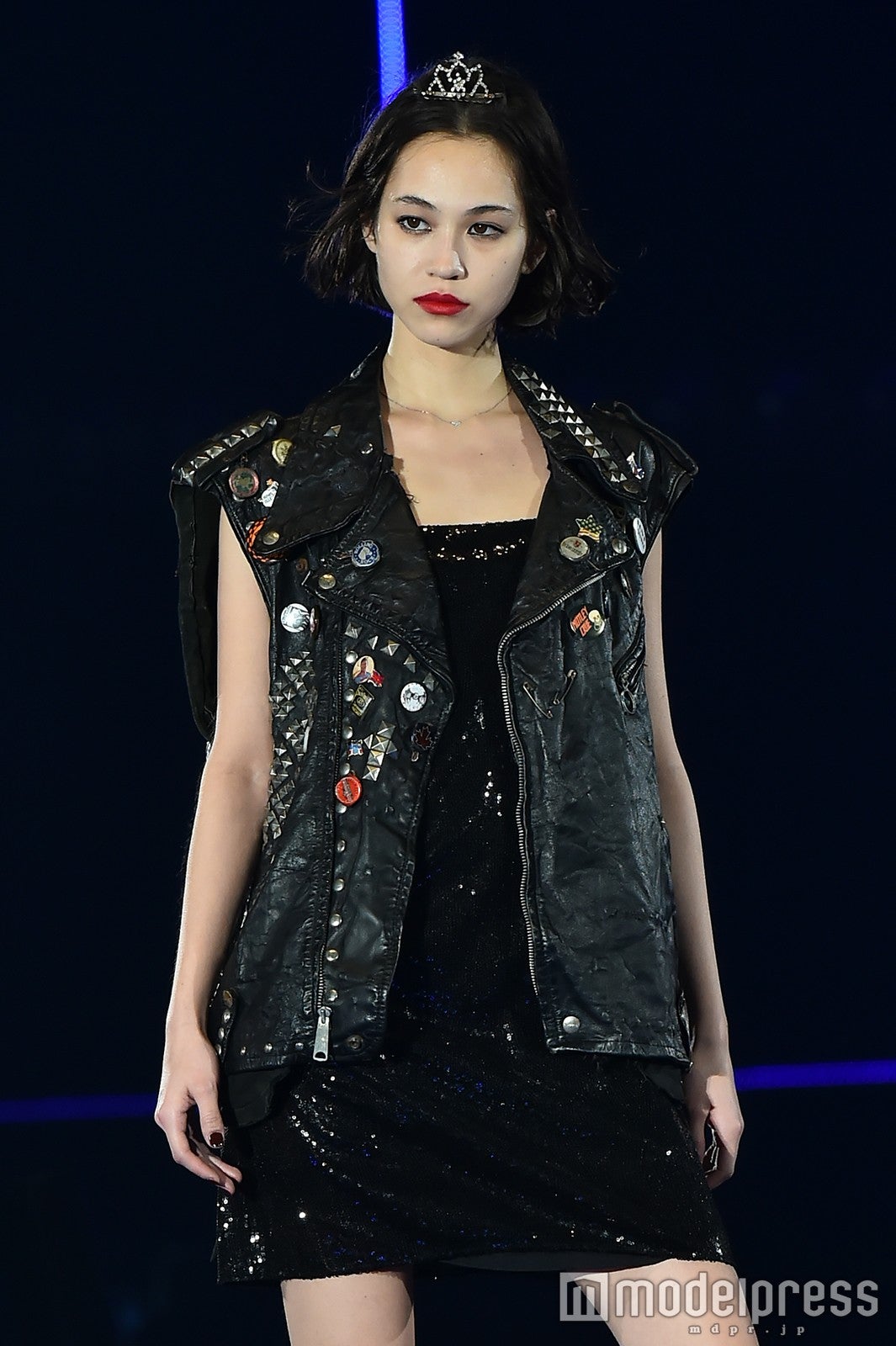 水原希子、圧巻オーラでシークレット降臨＜TGC2016 S／S＞